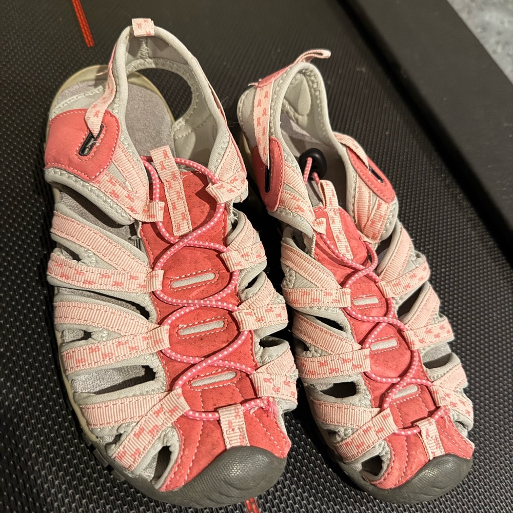 The Breast Cancer Site Pink Cap Toe Sport Hiking Casual Sandals Size 7 Women's